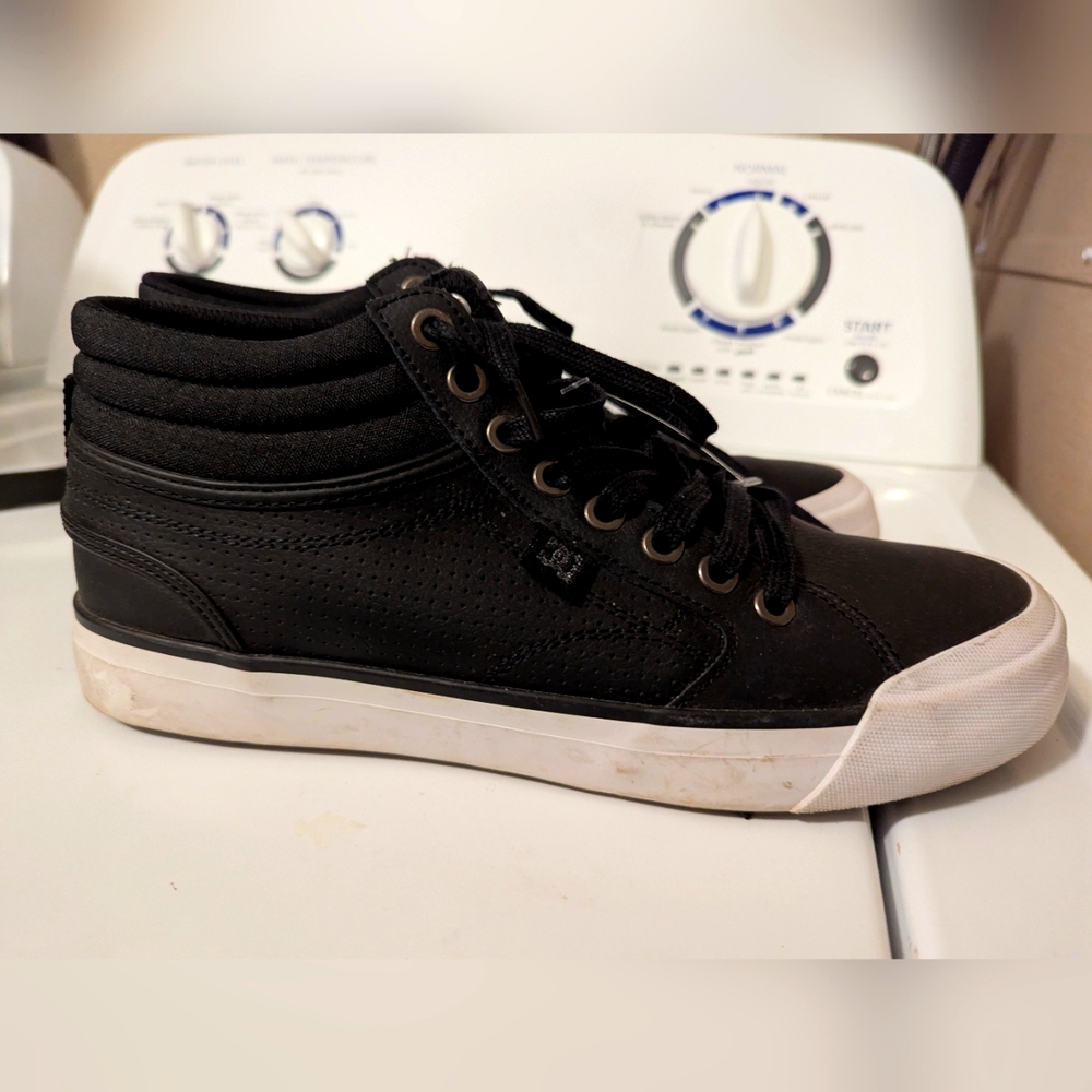 DC shoes